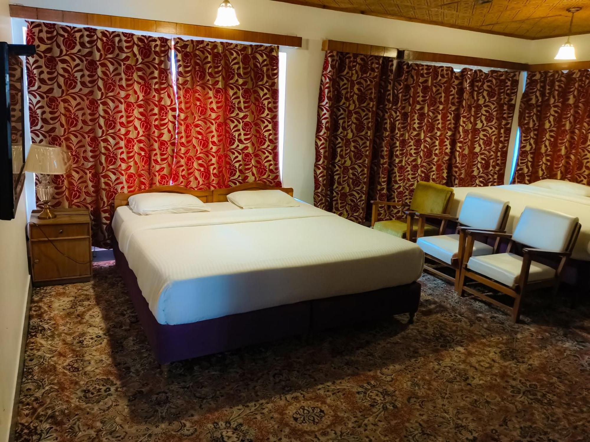 Hotel Season Palace Srīnagar Buitenkant foto